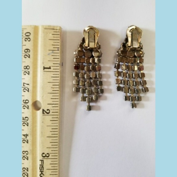 Karu Arke inc. Vintage purple rhinestone earrings - Picture 3 of 4